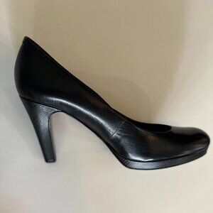 Bandolino Women's Black Heels Pump DBGALLEIGH design. Size 8.5
